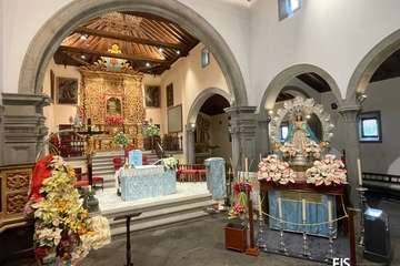 El trono de la Inmaculada Concepción, listo para el día grande de sus fiestas en Jinámar (Telde)/FJS Fotografía.